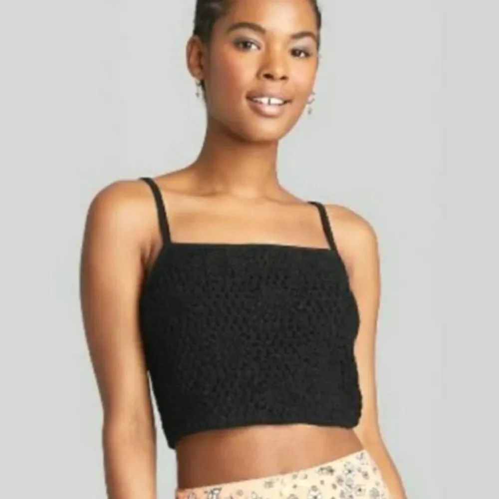 Wild Fable black spaghetti strap crochet cropโtop tank cami shirtโM
